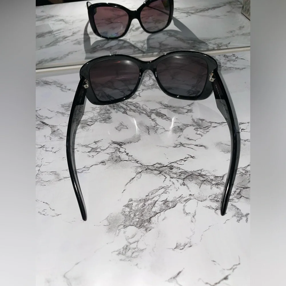 ❌❌SOLD❌❌Prada Black Oversized Sunglasses SPR32P 57017 - Picture 5 of 15